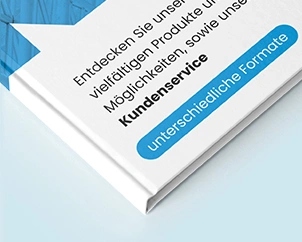 Detailansicht eines Hardcover-Buchs mit robuster Buchdecke und sauber verarbeiteten Seiten – hochwertiger Hardcover-Druck für langlebige Bücher